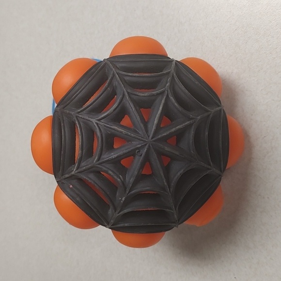 3 Squeaky Balls For Pets - Picture 4 of 8